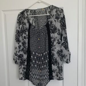 FIGUEROA & Flower Women's Black and White Blouse